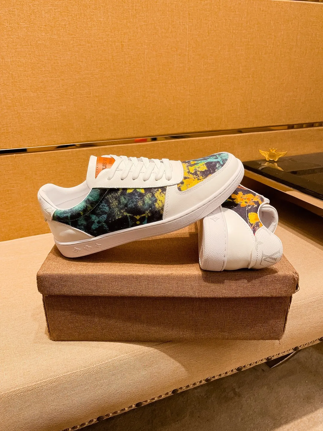 Men's shoes 💰 380💰【LV】🔥 Louis Vuitton, high-end men's shoes brand official website 1:1 latest masterpiece: the upper is made of Italian imported first-layer cowhide with a comfortable and breathable lining➕original non-slip and wear-resistant outsole🔥, making walking more convenient and comfortable! An exclusive new model, a stunning work, a beautiful 1:1 replica [color] compared to the official quality! Create a fashionable personality to set off your uniqueness! A must-have for trendy men! Classic 🔥Size: 38-44 Color: 🔥 2⃣️colors available🔥.